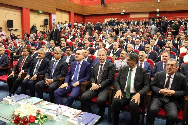 İçişleri Bakanı Soylu: Biz iki dakika da şu PKK'yı bitirip hemen geleceğiz. Sorunuzu cevaplayacağız