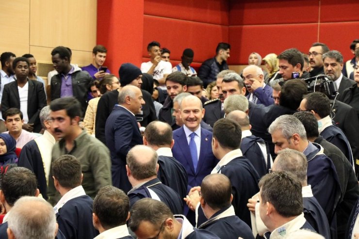 İçişleri Bakanı Soylu: Biz iki dakika da şu PKK'yı bitirip hemen geleceğiz. Sorunuzu cevaplayacağız