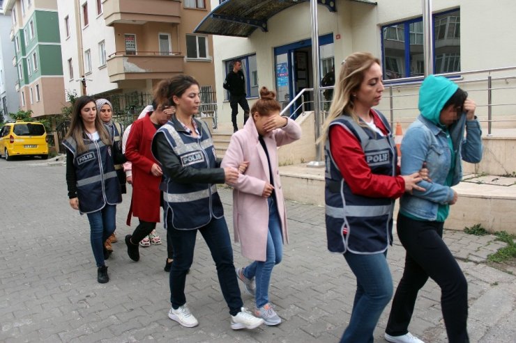 Kadın pazarlayan örgütün parolası çözüldü: “Yeni kumaşlarımız gelmiştir”