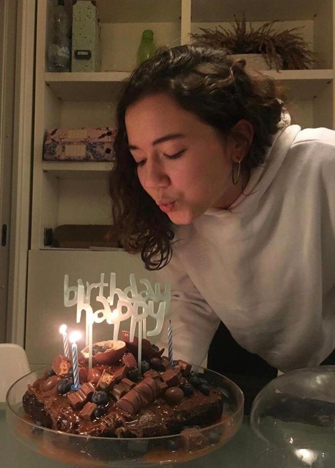 İtalya’da hayatını kaybeden 21 yaşındaki Türk kız son yolculuğuna uğurlandı