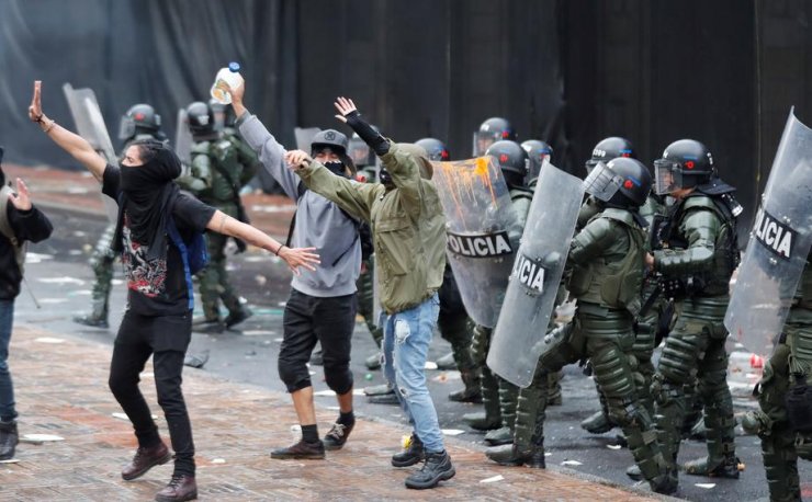 Güney Amerika'da bir ülkede daha protestolar başladı