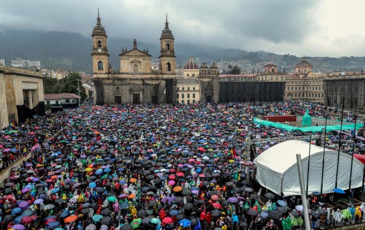 Güney Amerika'da bir ülkede daha protestolar başladı
