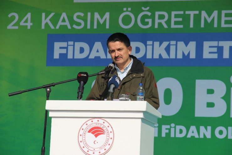 850 bin öğrenci için 850 bin fidan dikildi