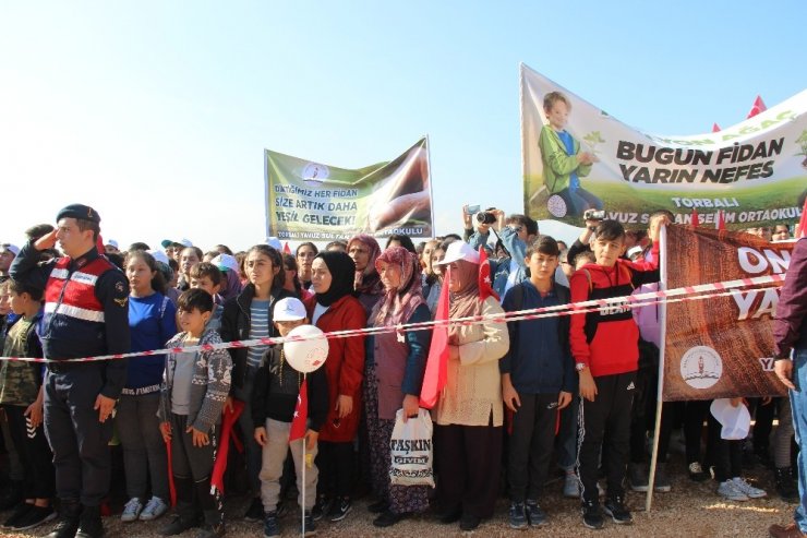 850 bin öğrenci için 850 bin fidan dikildi