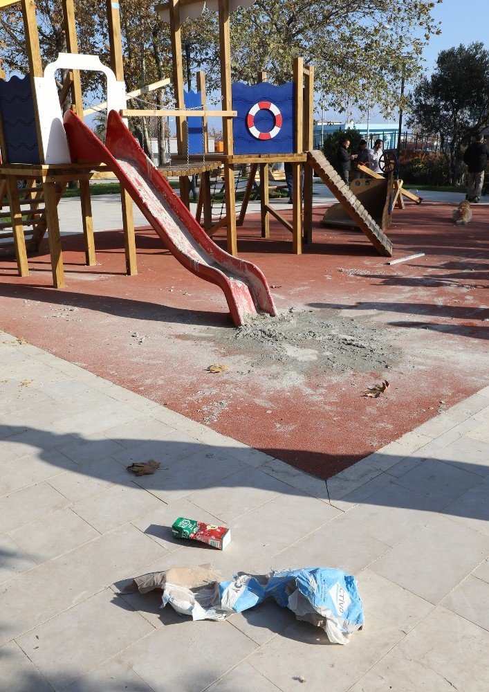 Manyak dolu! Çocukların mutluluğuna beton döktüler