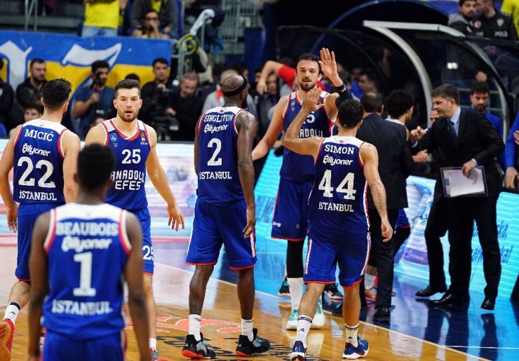 Türk derbisi Anadolu Efes’in