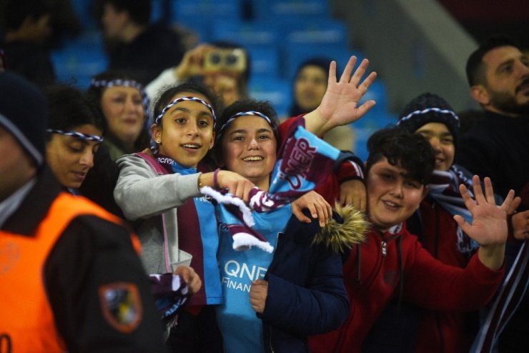 Trabzon'da gol yağmuru! Fileler 8 kez havalandı