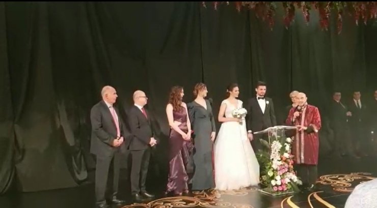 Milli futbolcu Okay Yokuşlu'nun nikahını Soyer kıydı