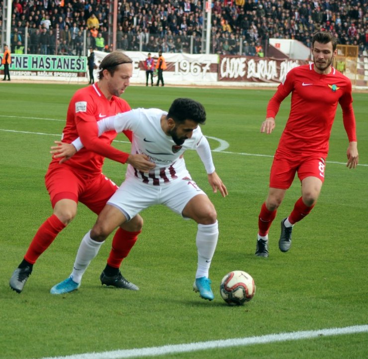 Akhisar, lider Hatayspor'u devirdi