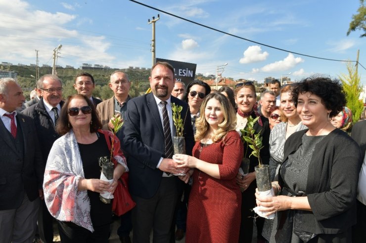 İlk kadın muhtar Gül Esin’in ismi parkta yaşayacak