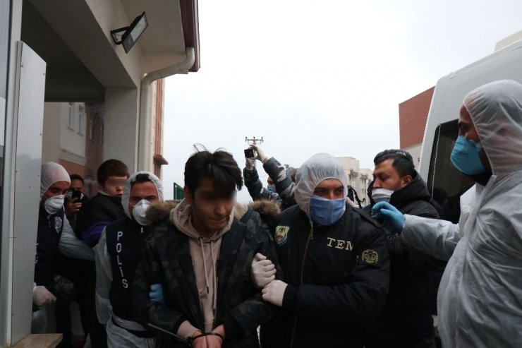 Türkiye Cumhuriyeti’ne küfür eden karantinadaki 3 öğrenci gözaltına alındı