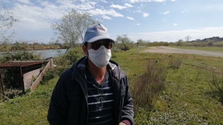 Kıyafetleri ile yürüyerek ırmağa girdi, suda kayboldu